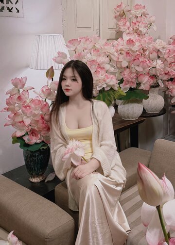snapvideo--Ngồi giữa ngàn đóa sen, vẫn muốn làm bông hoa đẹp nhất. #sen #nangtho -487.JPG